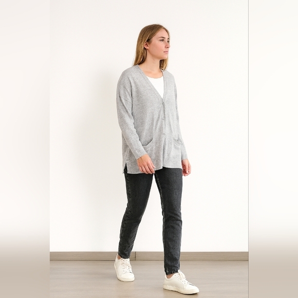 GAP Sweaters - Gap Gray Women's Cardigan 70% Cotton 10% Silk Lightweight Size M